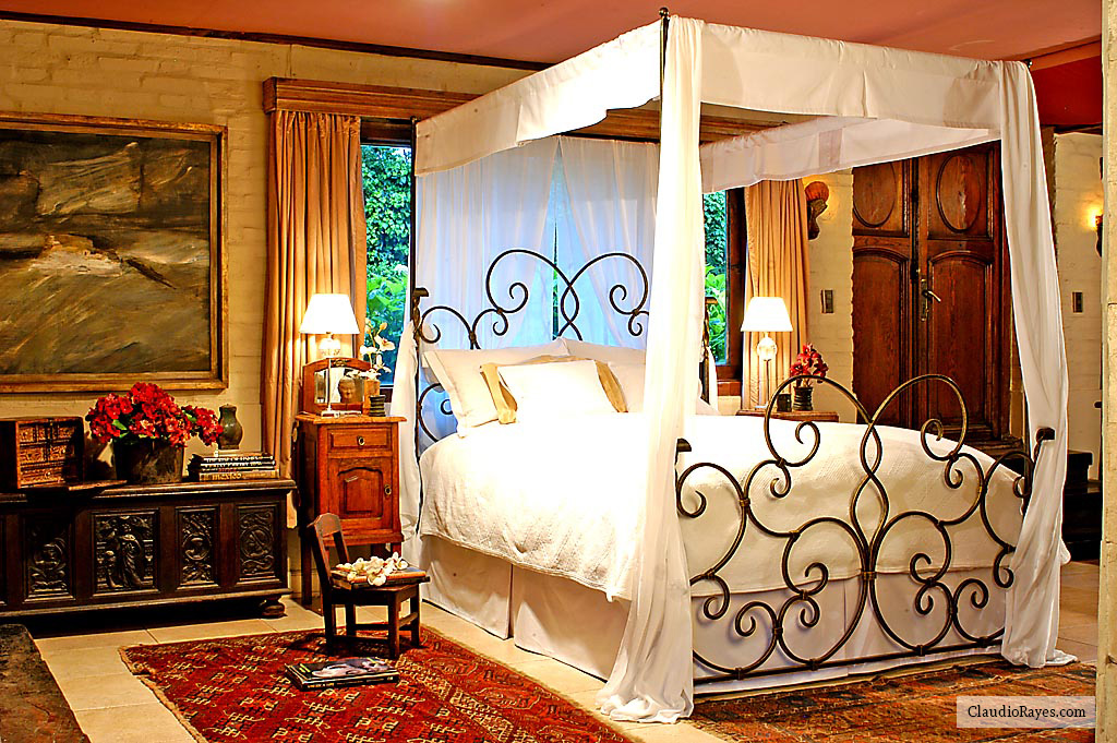 Iron Bed Claudio Rayes #14 with Canopy