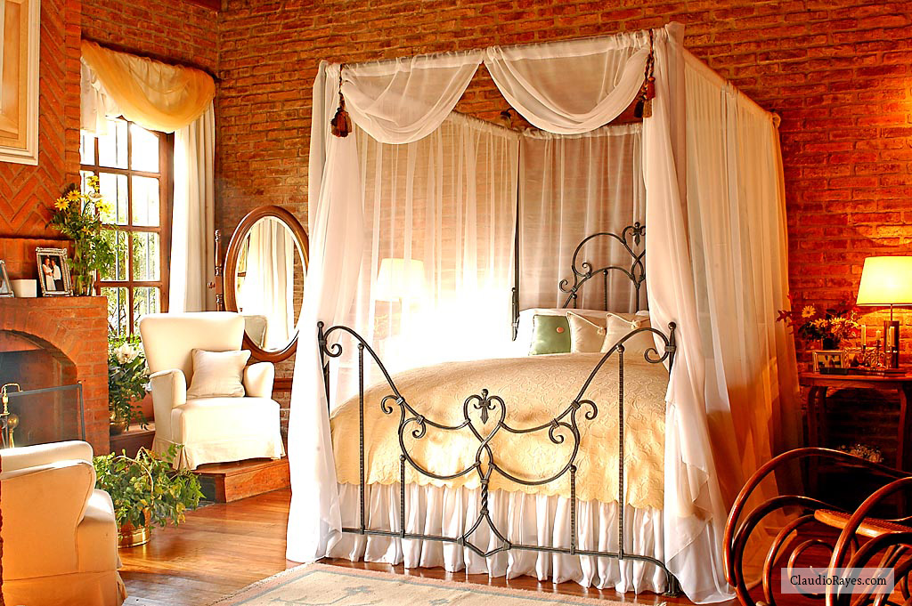 Iron Bed Claudio Rayes #58 with Canopy